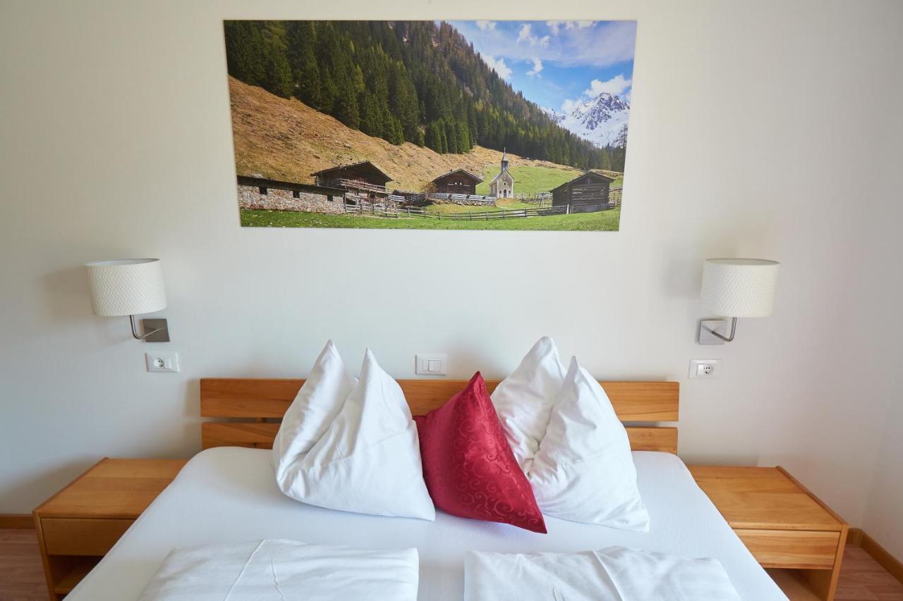 Privatpension Bergkristall San Martino In Passiria  Kültér fotó